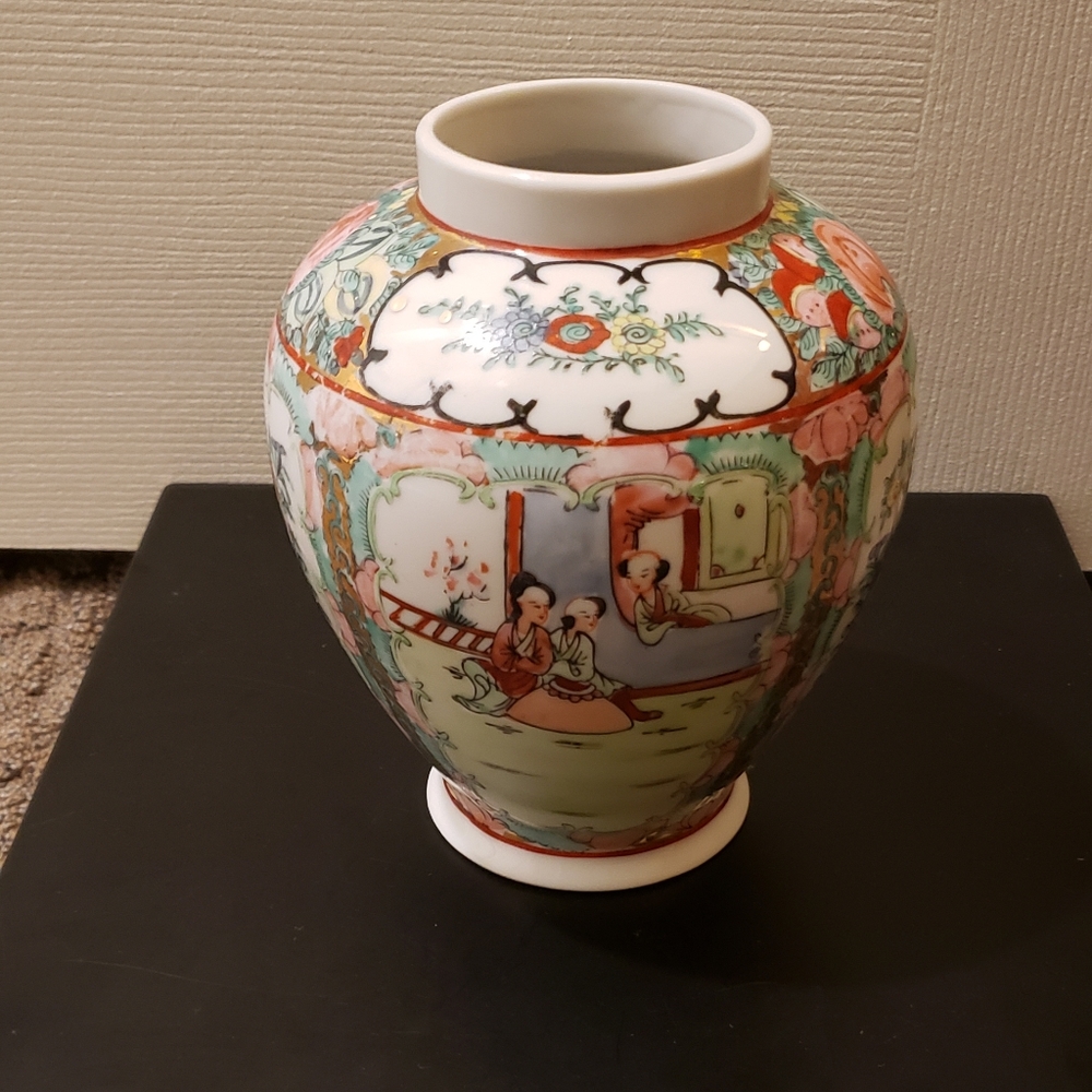 Vintage Robinson's Gold Leaf Vase